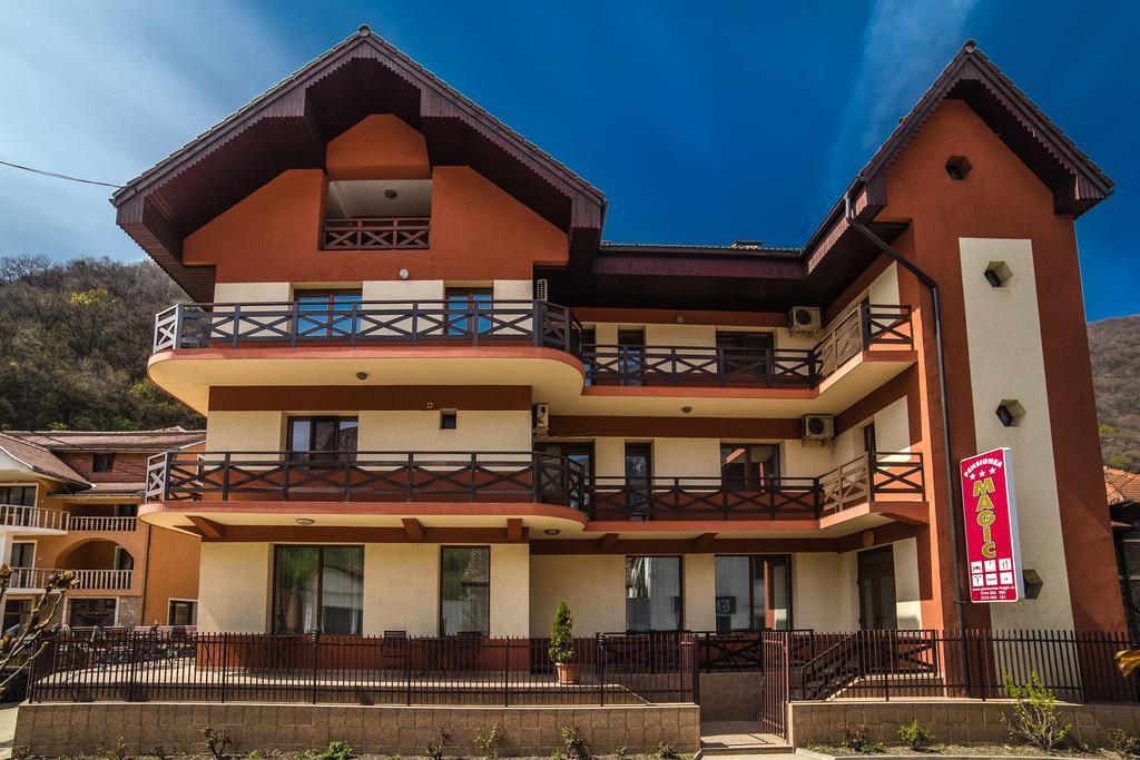 Guesthouse Magic Băile Herculane Exterior photo
