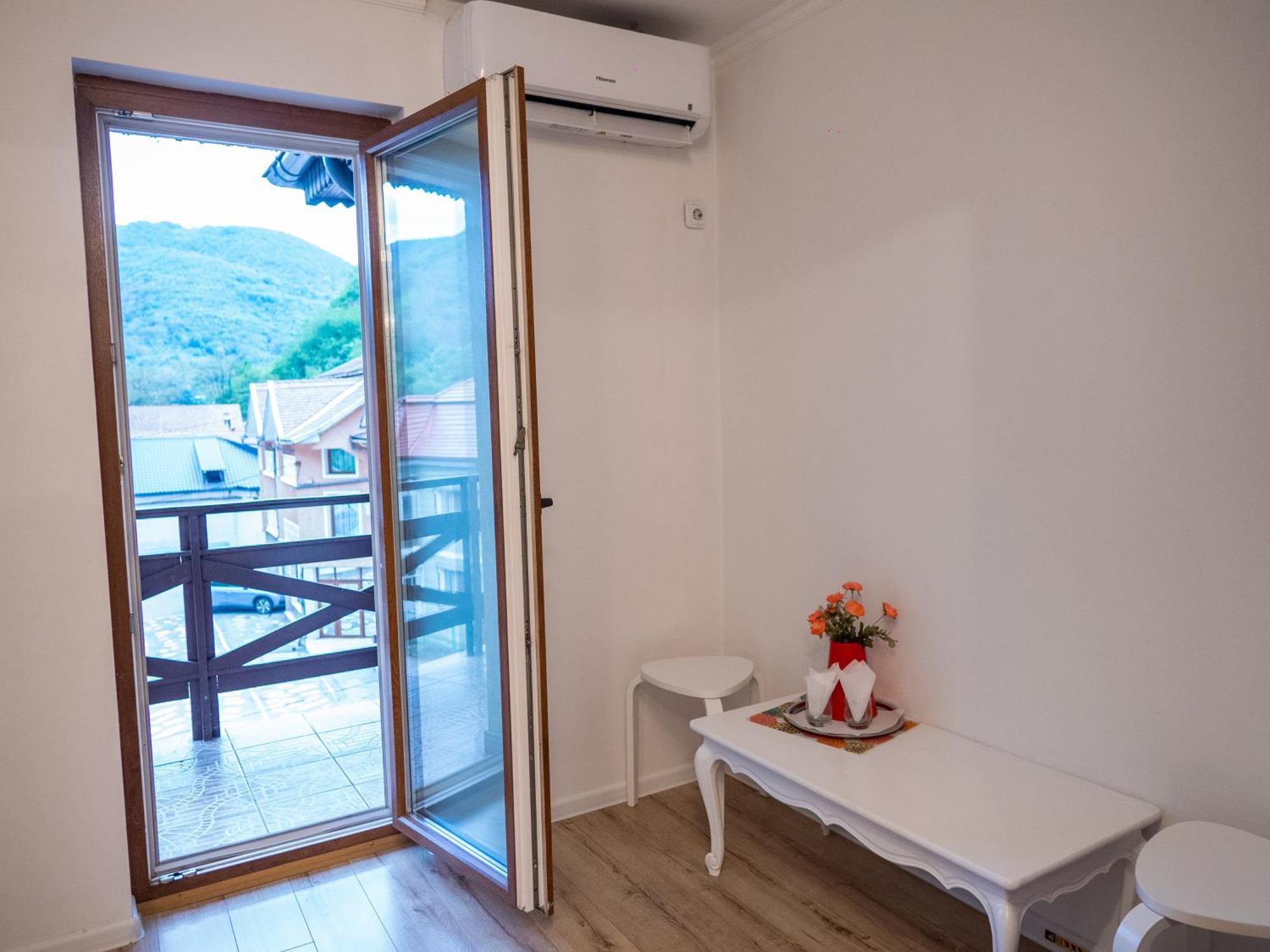 Guesthouse Magic Băile Herculane Exterior photo